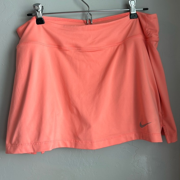 Nike Pants - Nike tennis/golf skirt, dri-fit size Large no pockets in biker shorts